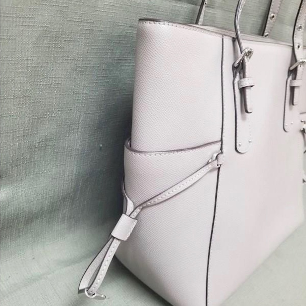 Michael Kors Light Gray Voyager East West Tote NWT - Picture 3 of 8